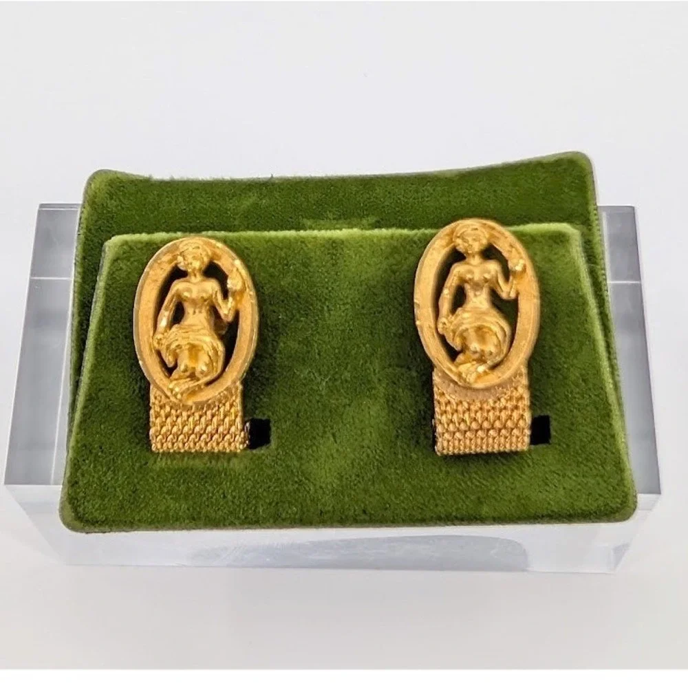 Vintage Gold Tone‎ Mesh Wrap Cufflinks Goddess Age of Aquarius Nymph
